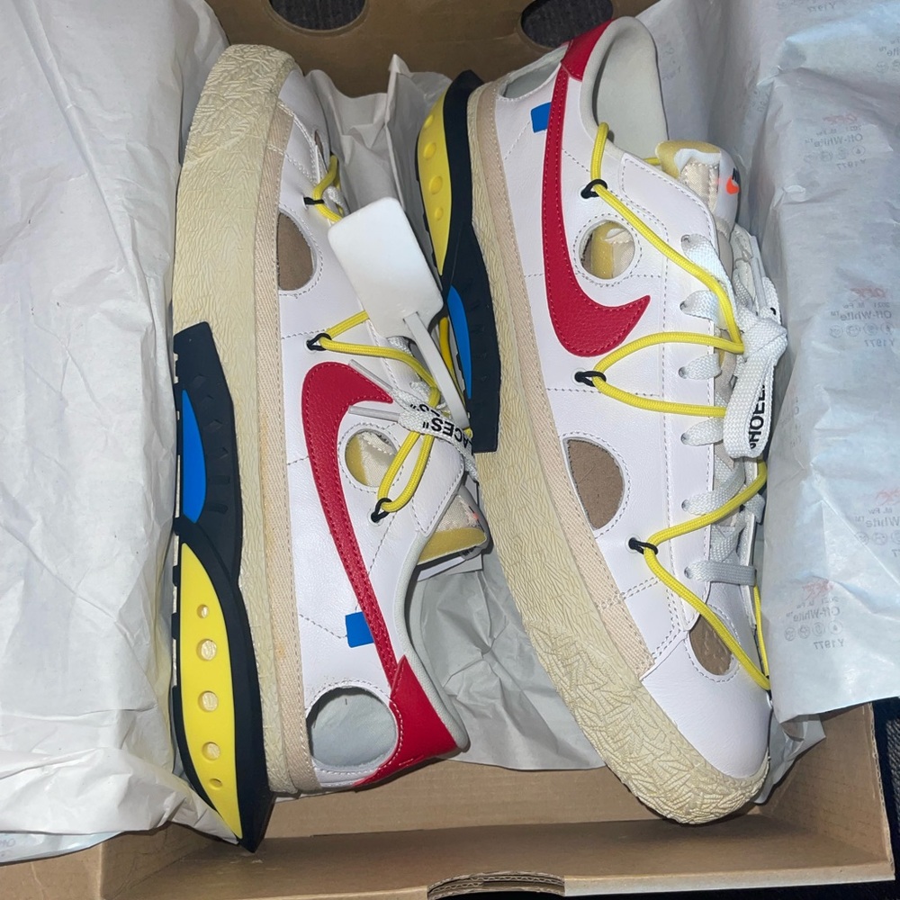 OFF WHITE NEW IN BOX WHITE UNIVERSITY RED MEN 14